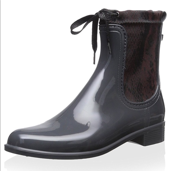 Black Short Rain Boot - Picture 3 of 6